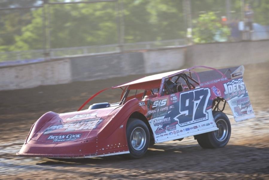 Top 10 finish with World of Outlaws at Outagamie Speedway