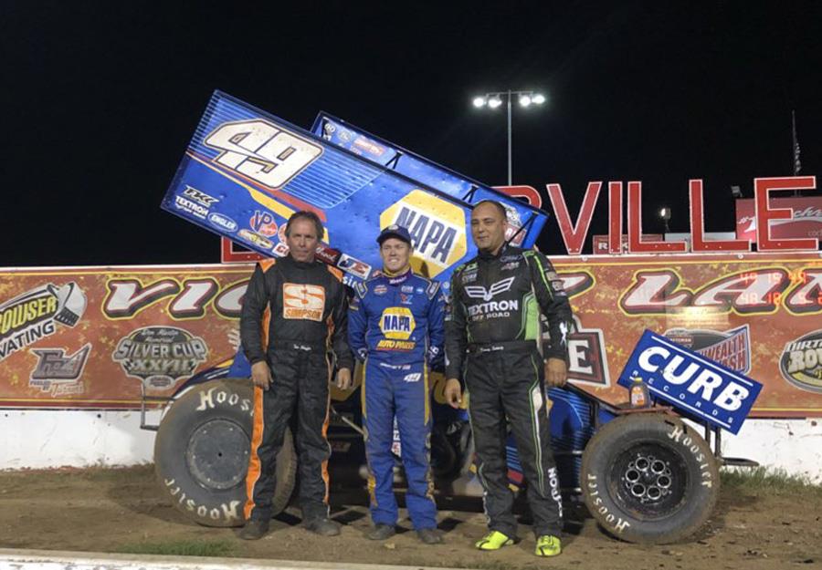 Sweet flies World of Outlaws checkers at Lernerville