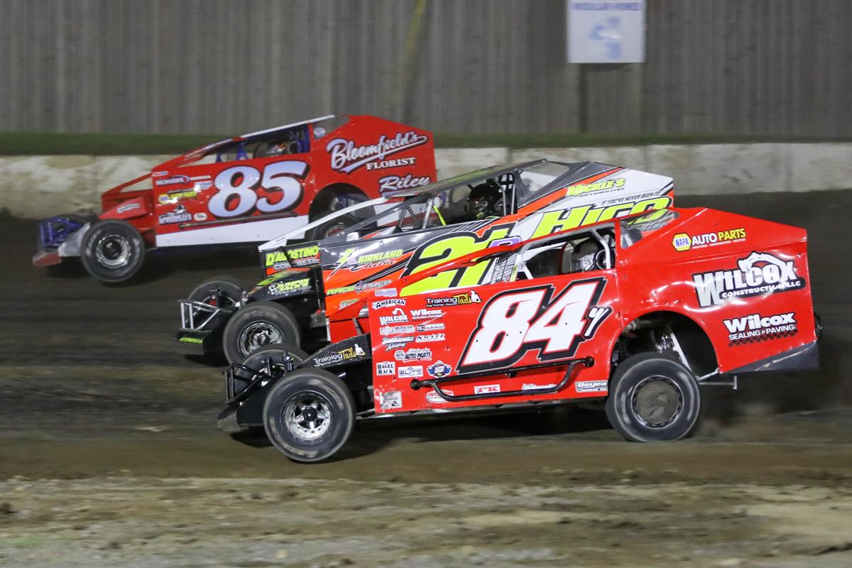 PARKS COMPANIES PRESENTS THE THUNDER ON THE THRUWAY SERIES THIS SATURDAY AT THE FONDA SPEEDWAY
