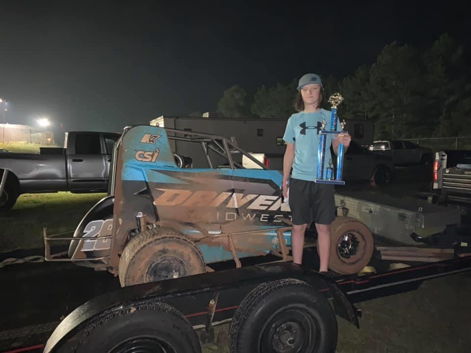 Chelby Hinton Races to NOW600 Tel-Star Ark-La-Tex Region Finale Win at 105 Speedway