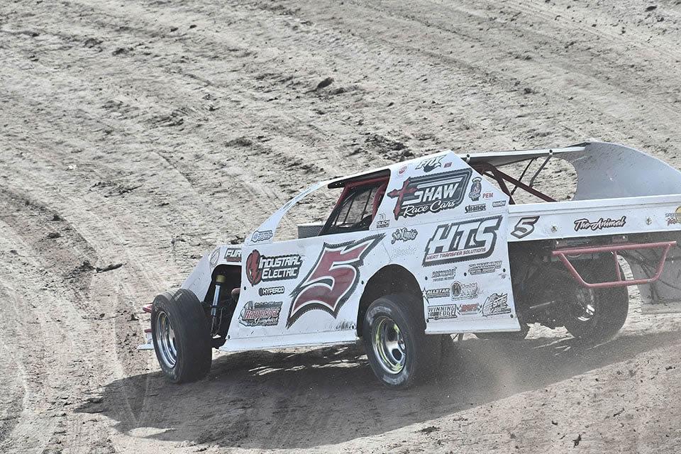 Motor issues hamper Taylor's Dakota Mod Tour showing