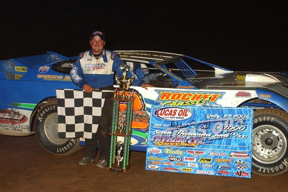 Robbie Scott Scores Lucas Oil Late Model Dirt Series Win in Earl Hill Memorial Victory at Tyler County Speedway