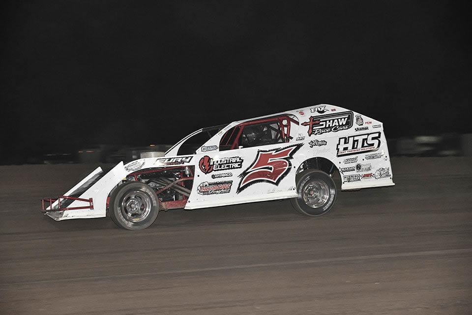 Duel in the Desert brings Tayor to Las Vegas