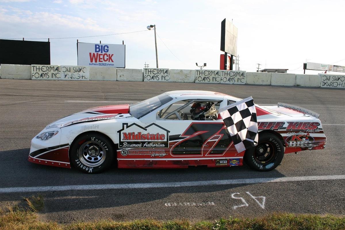 Garrett Zacharias Headlines Winners List on Front Line Workers Recognition Night