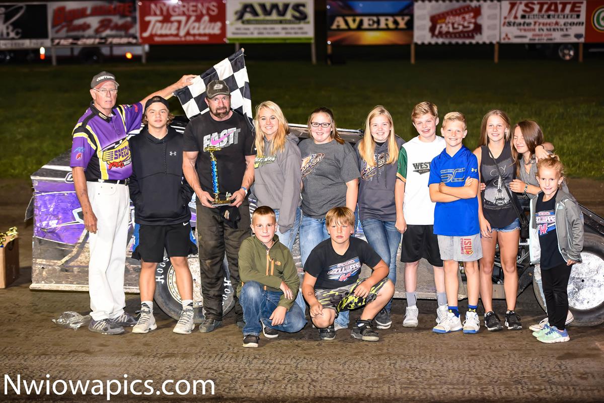 Mark Lloyd Memorial sees great action on Turner Plumbing Night