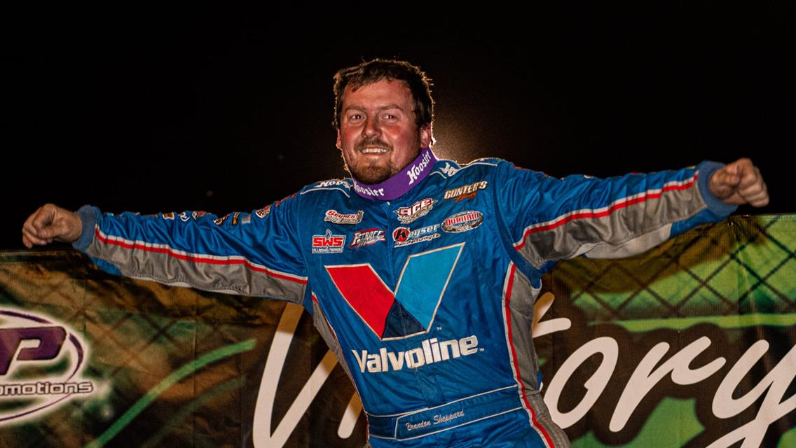 Sheppard Flexes Muscles in Farmer City 74