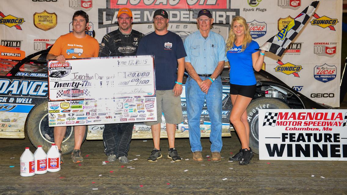 Davenport Dominates Clash at the Mag