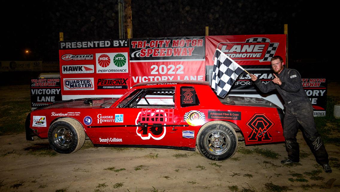 Jones Continues Winning Streak at Tri-City Motor Speedway