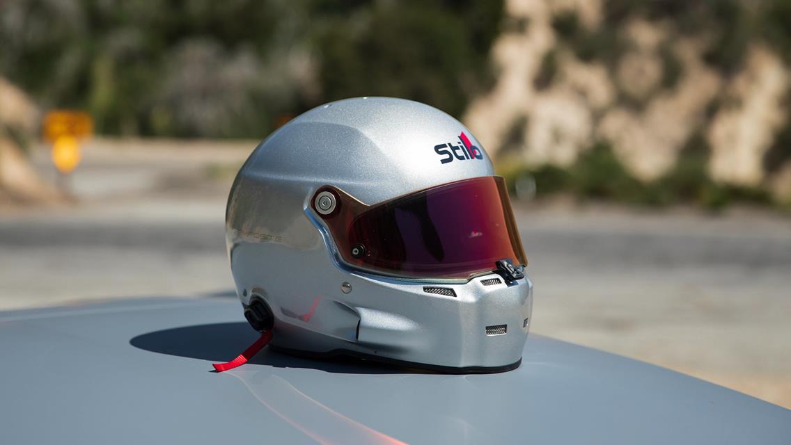 HOW TO: CHOOSE THE RIGHT RACING HELMET FOR YOUR NEEDS
