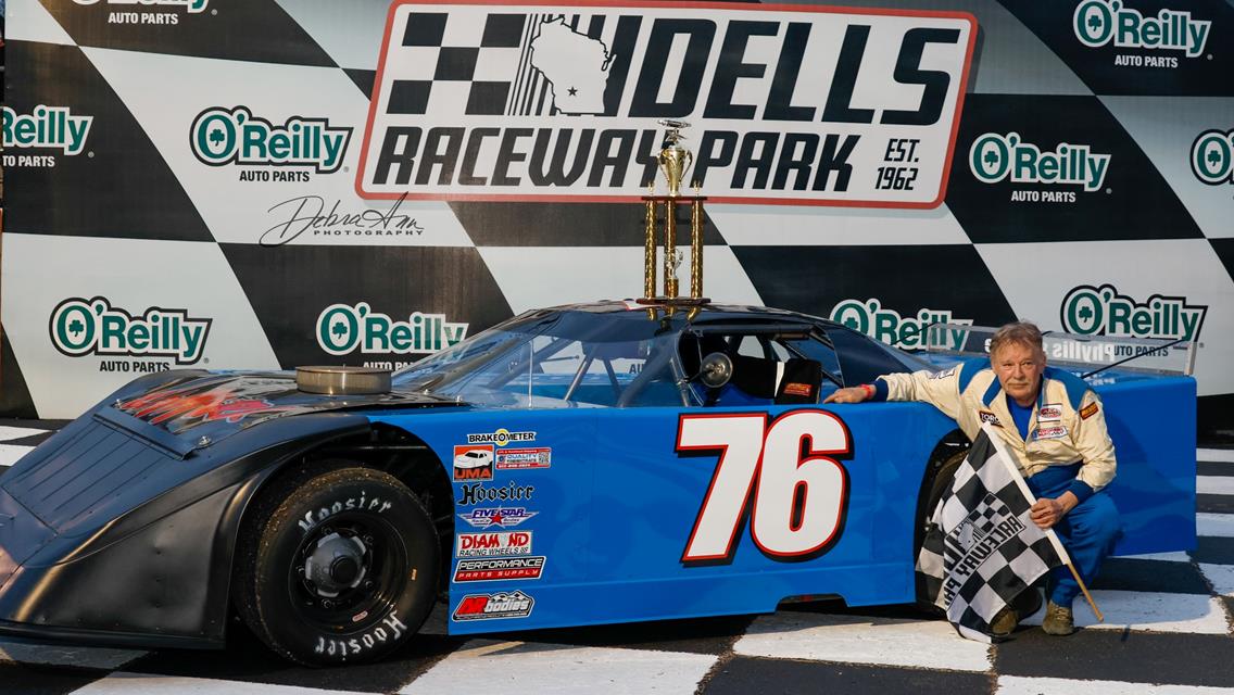 MOORE COLLECTS UMA 602 OUTLAW LATE MODEL A-MAIN