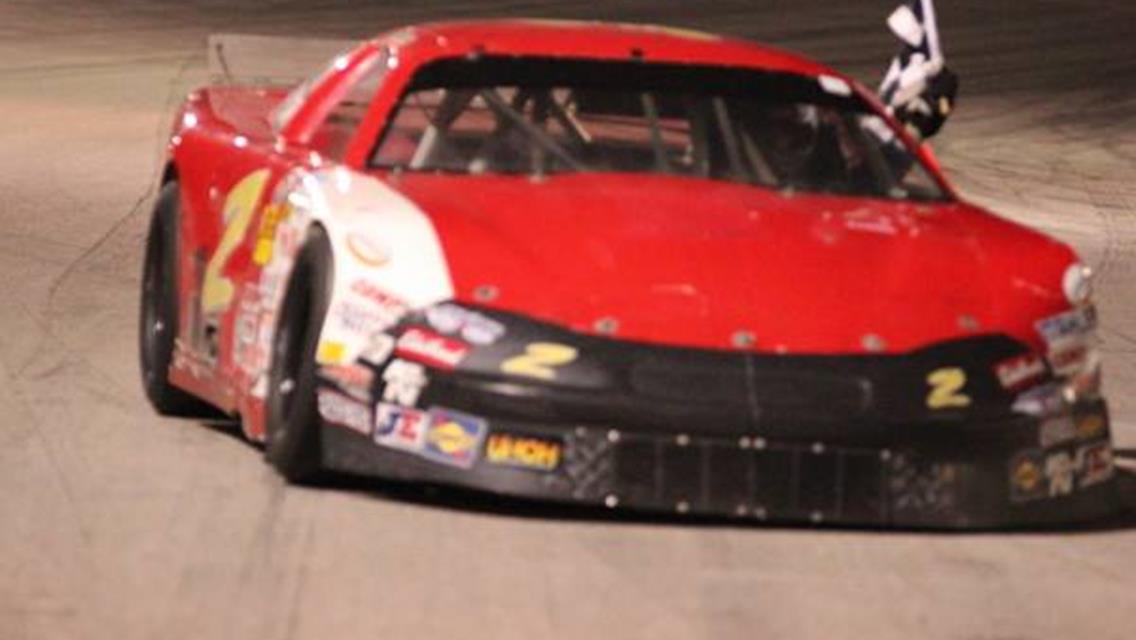 Kyle Donahue wins Pro Late Model Race