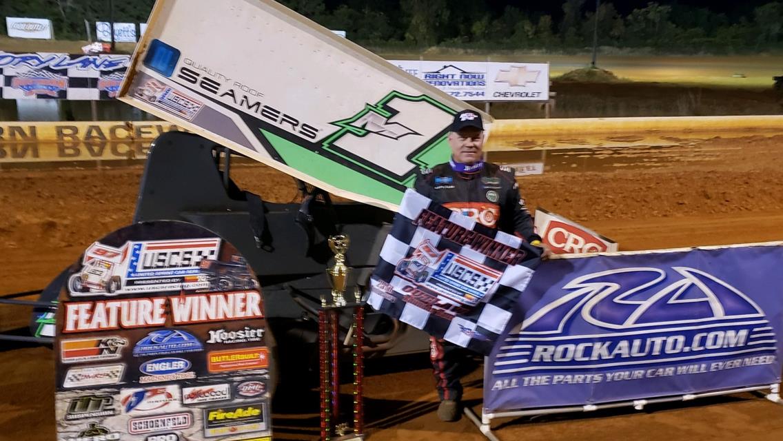 Mark Smith battled to his 7th USCS Outlaw Thunder Tour win of 2021 at Southern Raceway on Friday night