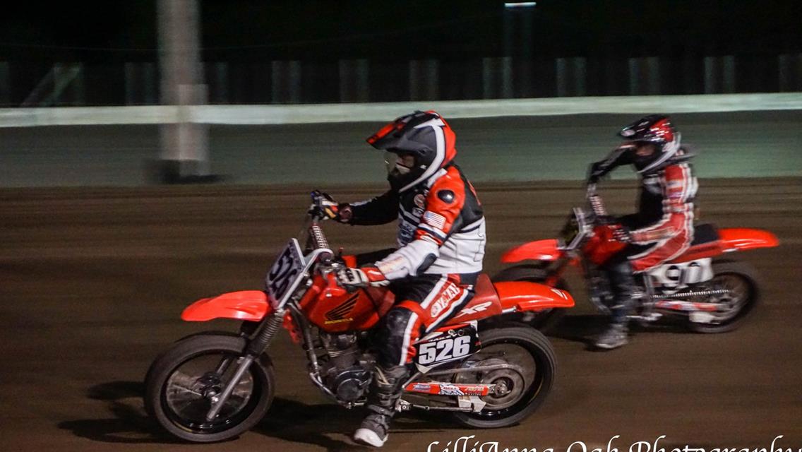 ZACH BAILEY BURST INTO OUTLAW MADDOG $ERIES VICTORY LANE