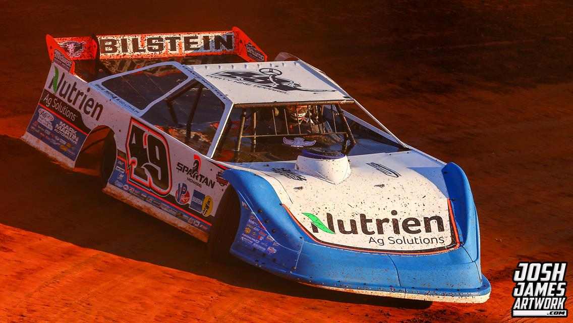 Fans pack the Tri-County Race Track for Castrol FloRacing Night in America and Tarheel 50!