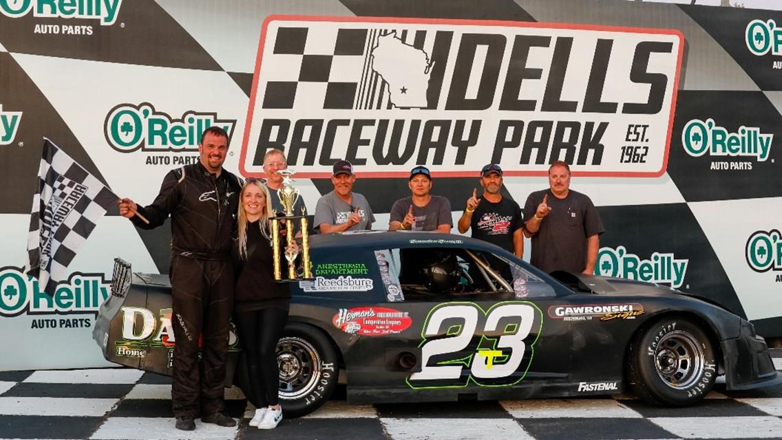 TRUTE WINS UMA SPORTSMAN IN BORROWED CAR