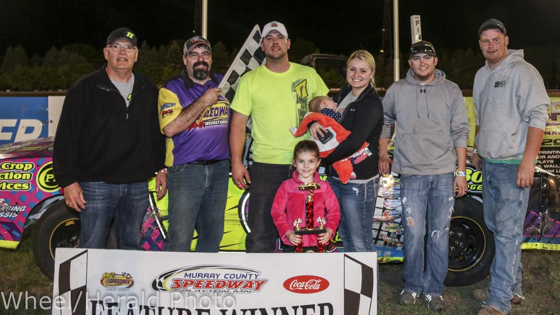 Racing Action at Murray County Speedway