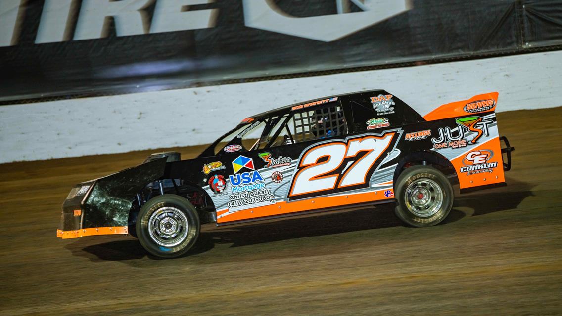 Lucas Oil Speedway Spotlight: Veteran Barnett, racing in his blood, fired up for another Street Stock season