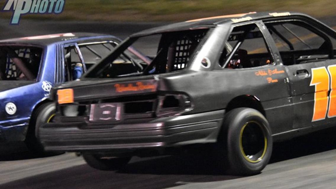 Pavlacky, Sanders Split Twin Mini Features