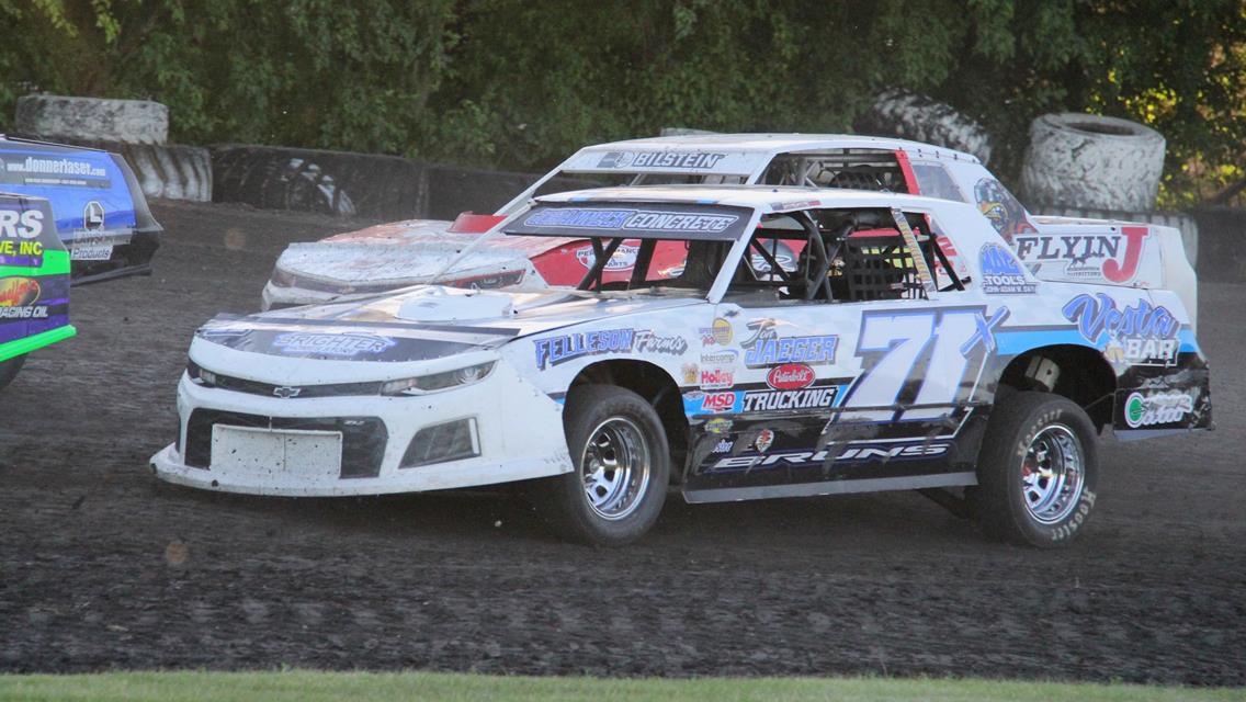 Van&#39;t Hof Milking Hauling sponsor for August 4th Races