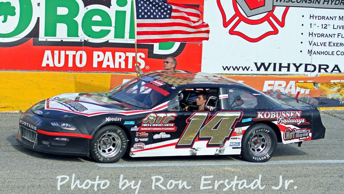 Apel Wins after Leaders Tangle at Slinger
