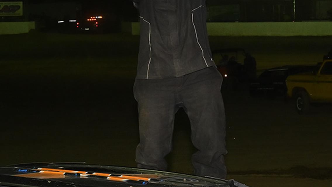 Dobie tops GLSS field in Sprints, Brennan Sherman wins first career Modified feature, and Dippman goes wire to wire in Thunderstocks at Limaland