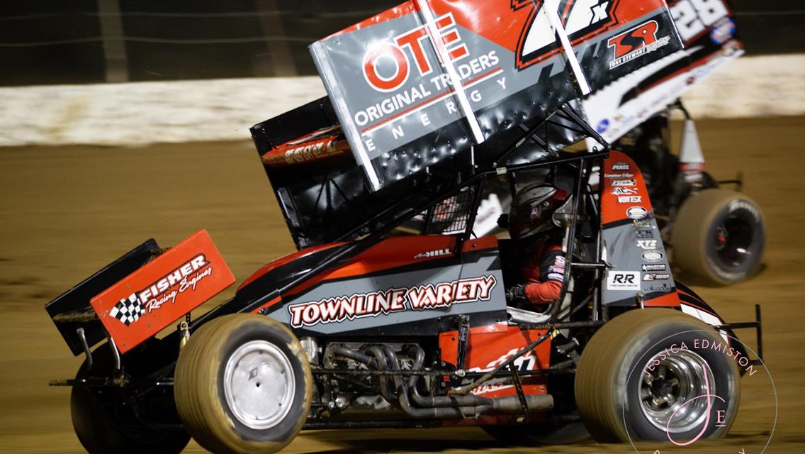 Hill Battles Challenges at Canadian Sprint Car Nationals