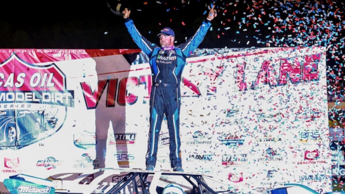 Davenport Dashes to Clash at the Mag opener