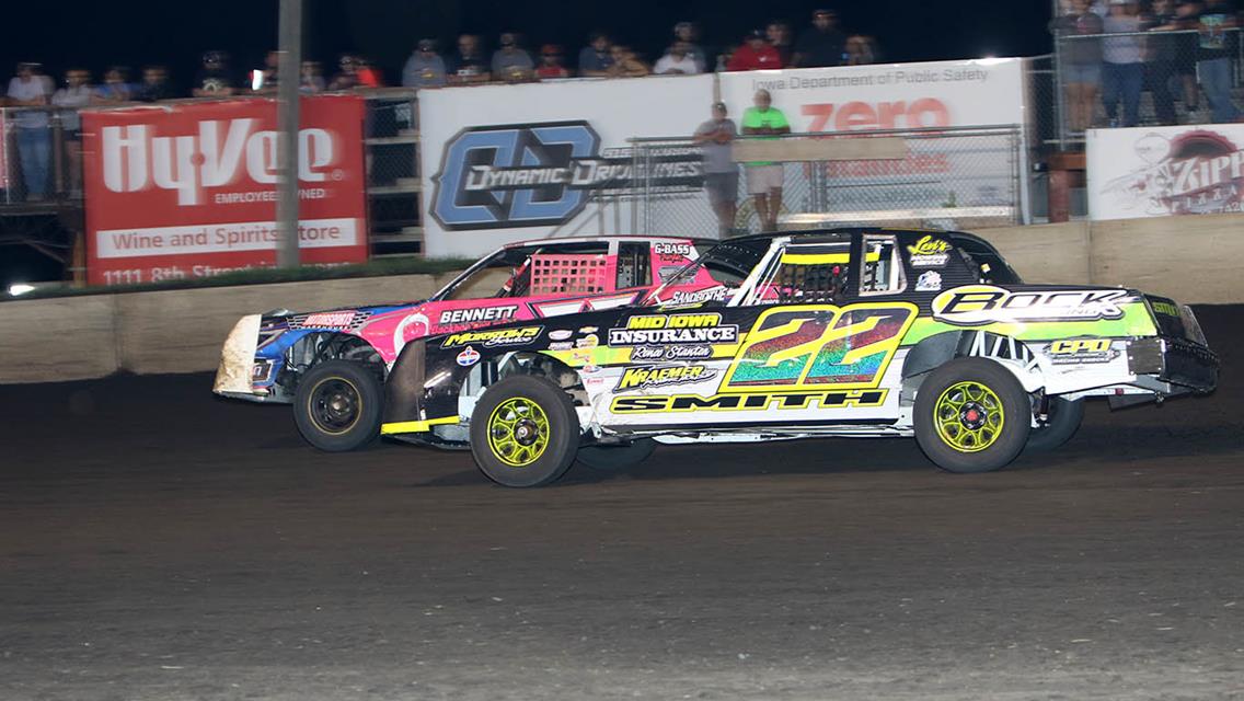 Smith scores first Modified win, Jaennette takes thrilling Stock Car victory