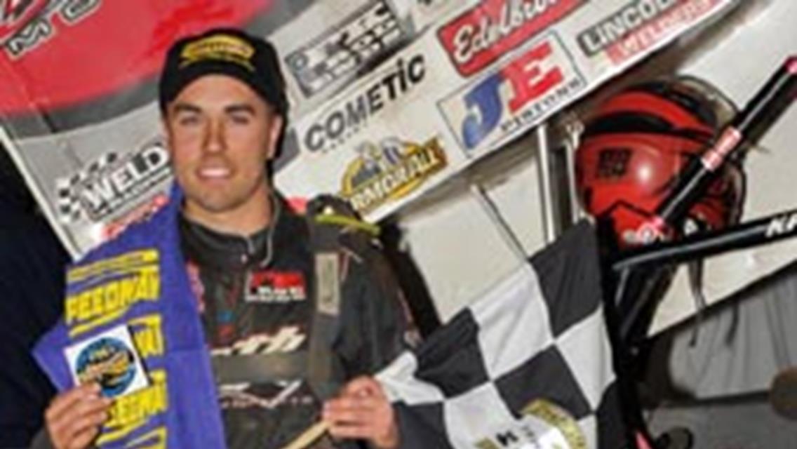 David Gravel took the win Saturday night after dueling with leader Stevie Smith
