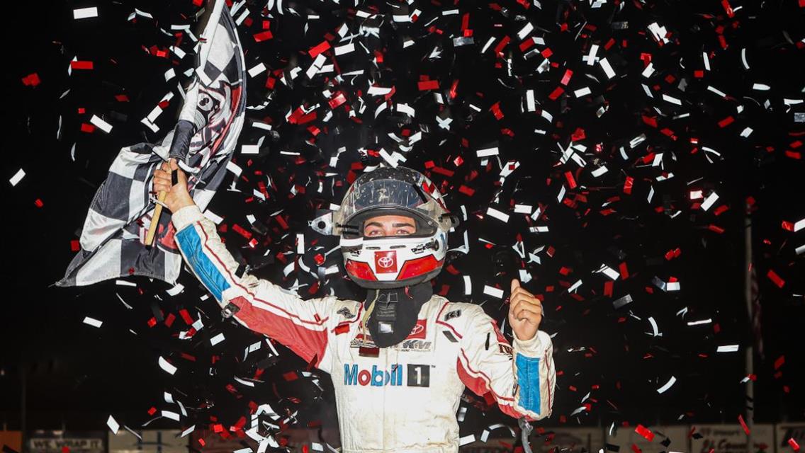 Avedisian executes last-corner winning pass in Xtreme Midgets at Atomic