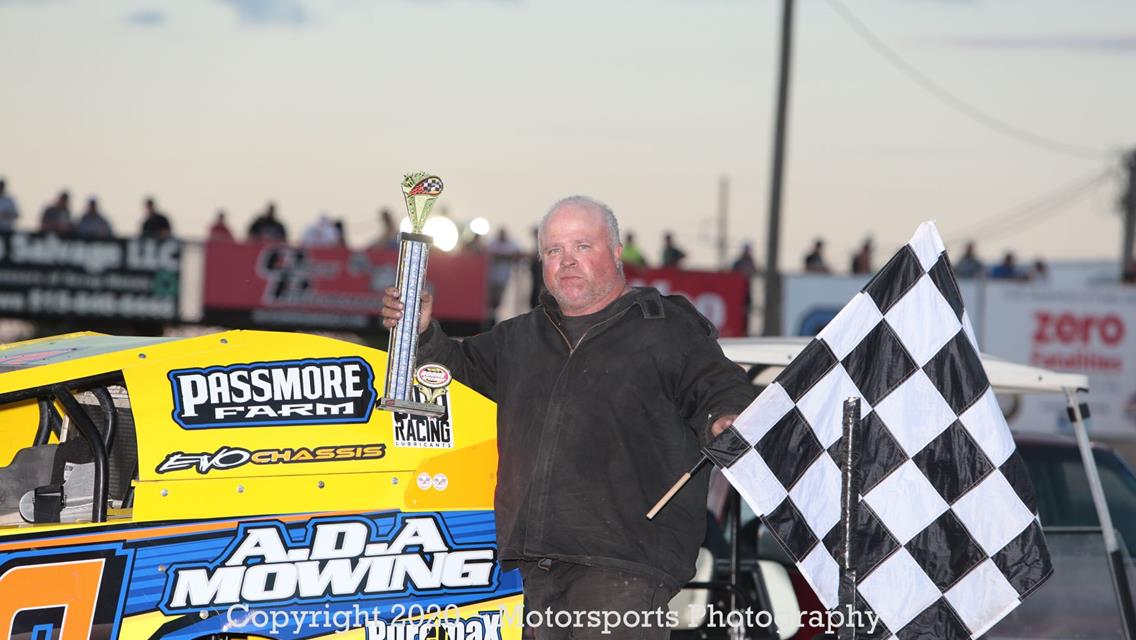 Nelson goes back-to-back in Hobby Stocks, Sauerman, Schmidt, Sachau, and Huggins also have a winning night