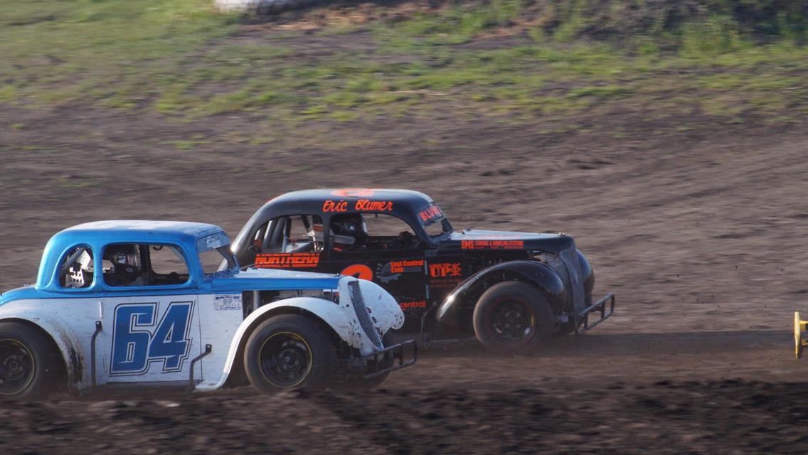Eberle trounces NASCAR&#39;s Moffitt and Wisconsin&#39;s Blumer at Vinton, IA INEX Go