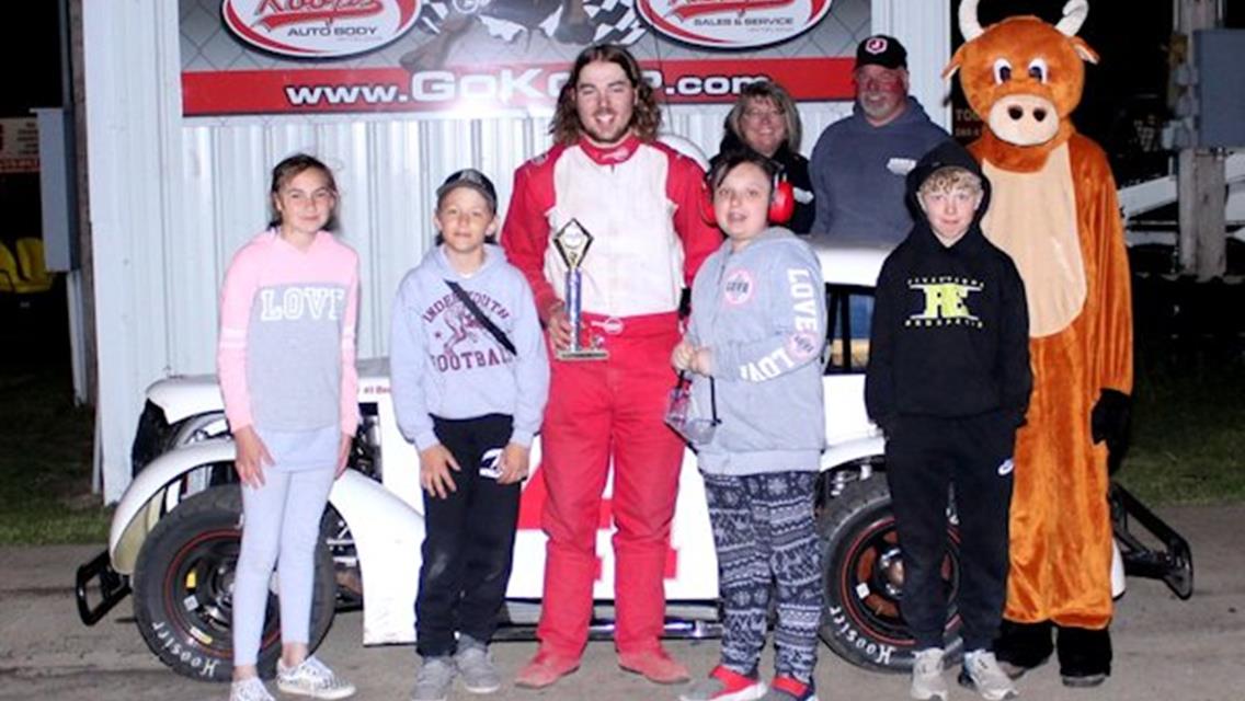 Steenbergen holds on for $1,000 IMCA Stock Car payday at Benton County Speedway