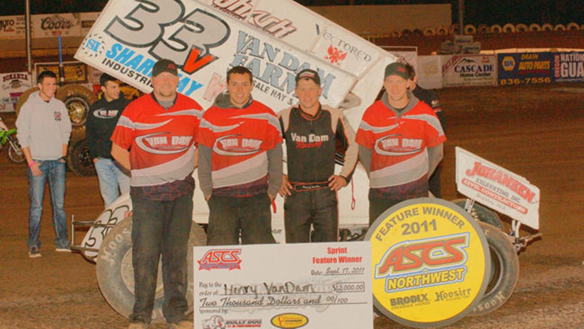 Henry Van Dam raced from the 11th starting position to win Saturday night's 30-lap ASCS Northwest main event at Oregon's Cottage Grove Speedway. (Fletch photo)