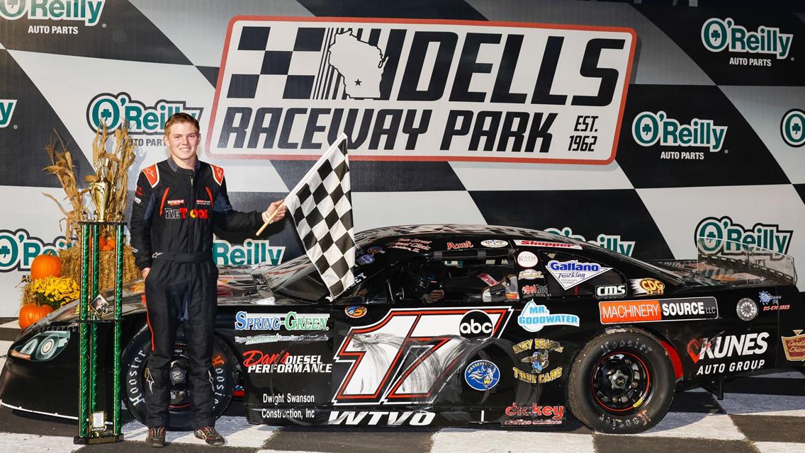 KAHLER WINS FALLOWEEN NIGHT CAP