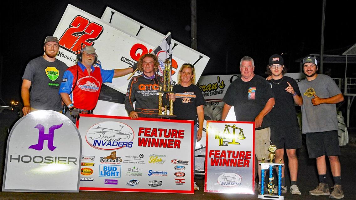 Riley Goodno Claims First Ever Sprint Invaders Victory at Eldon Raceway!