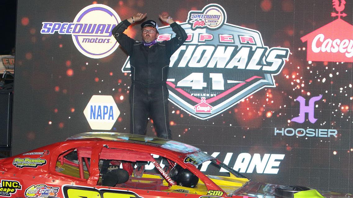 Damon Murty and Larson top qualifying features