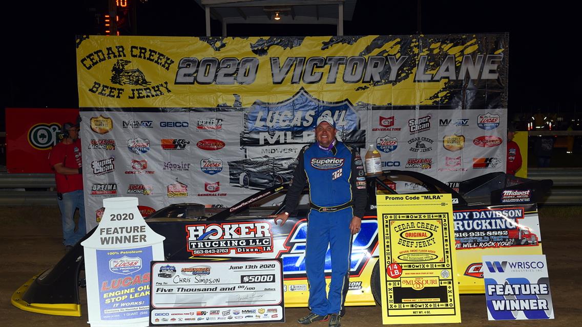 Chris Simpson fends off Pierce in Lucas Oil MLRA