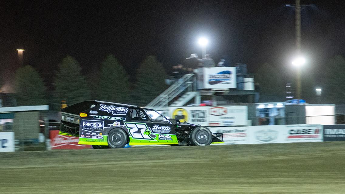THE BIG SHOW RETURNS TO VICTORY IN MANDAN