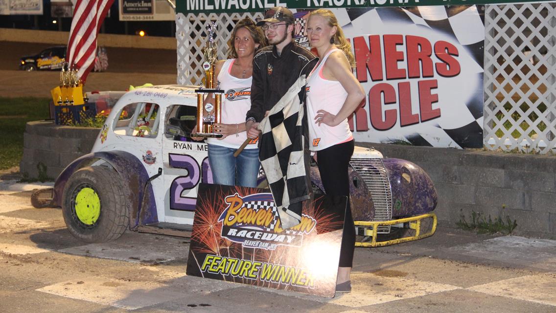 Mech and Apfelbeck Battle to the Line in Thrilling Finish!