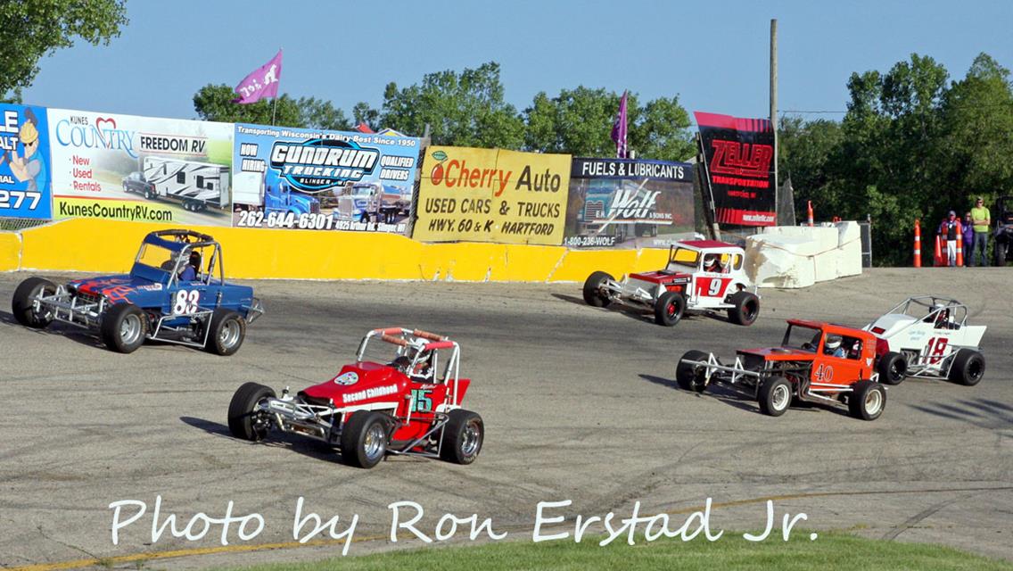Schley tops the 50-Lap Slinger Late Model Feature on Vintage Night