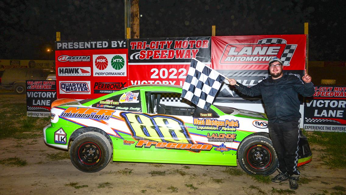 Jones Continues Winning Streak at Tri-City Motor Speedway