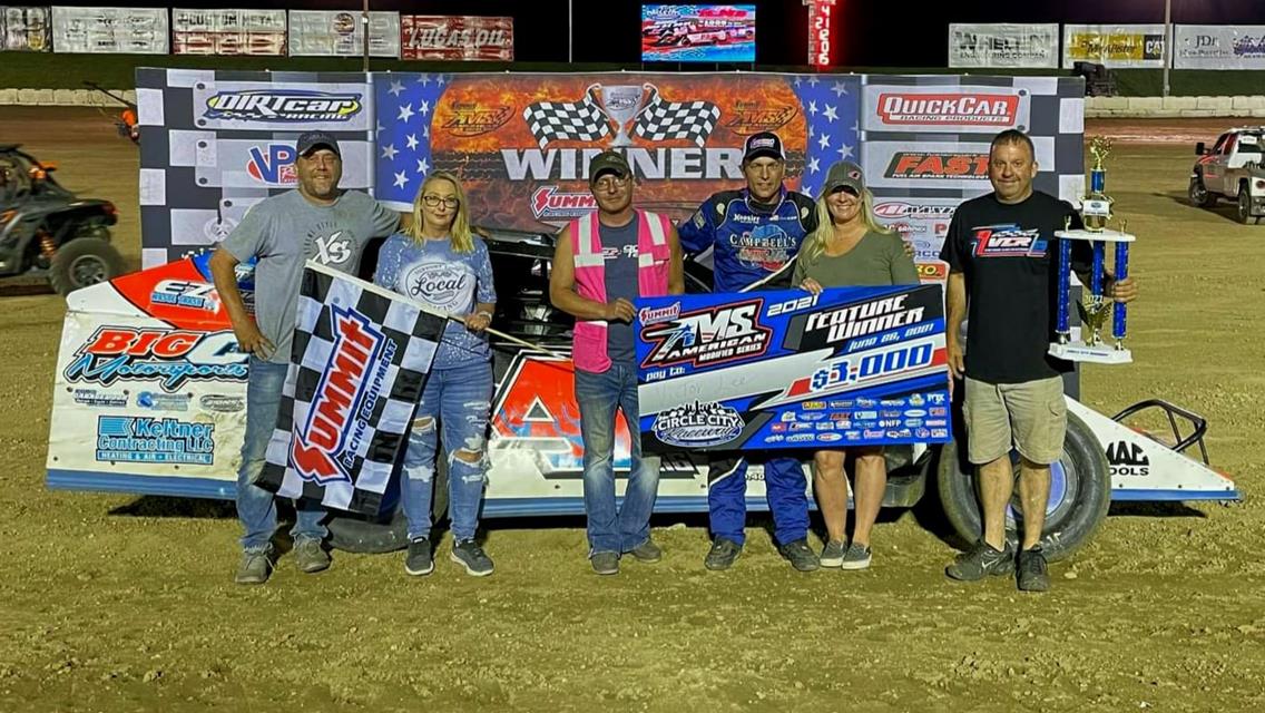 Lee Takes Win at Circle City