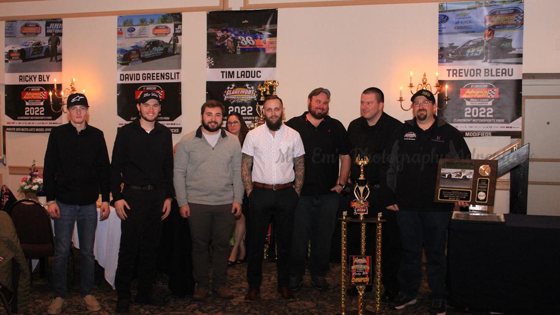 2022 Champions honored at banquet.