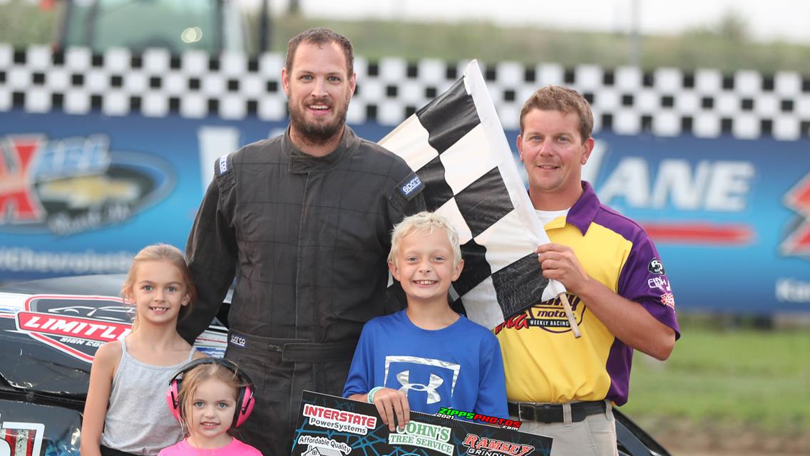 Kyle Berck Wins SLMR at SIS