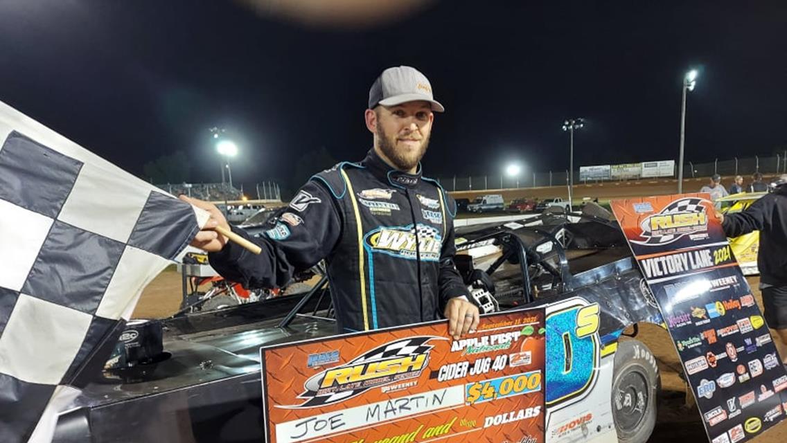 JOE MARTIN GETS REDEMPTION AT SHARON IN PACE RUSH LATE MODEL $4000 &quot;CIDER JUG 40&quot; PRESENTED BY ZARIN FOR 1ST FLYNN&#39;S TIRE/BORN2RUN LUBRICANTS TOUR WIN