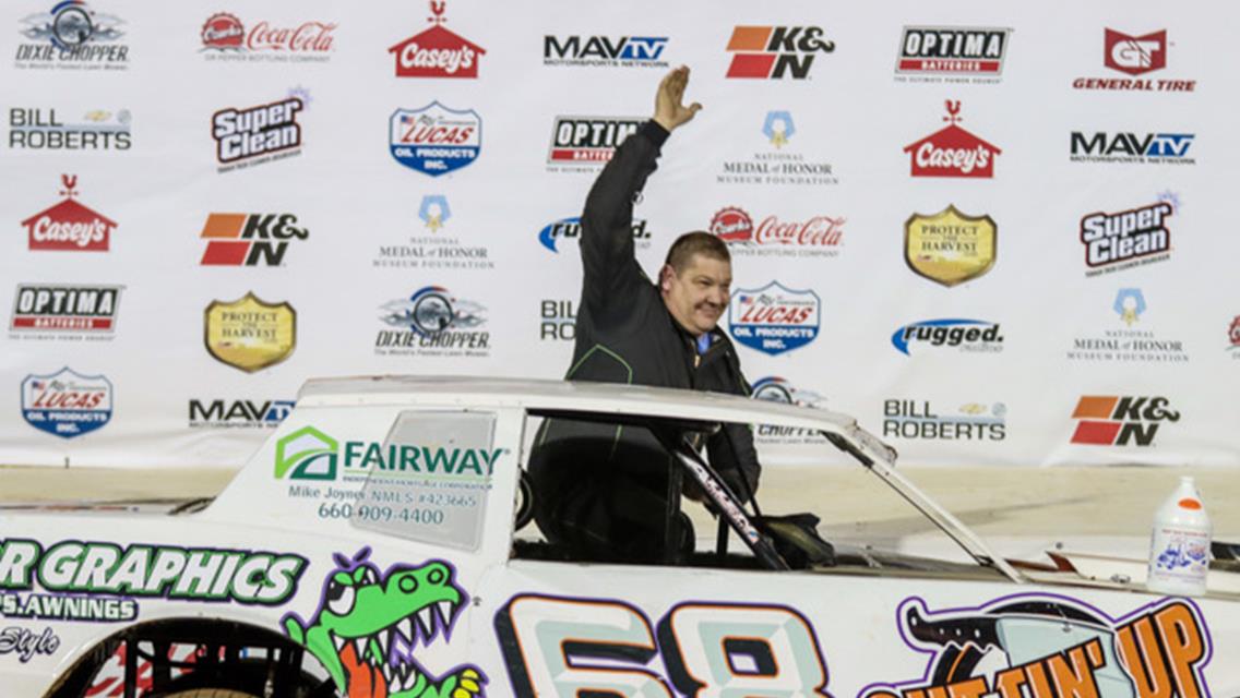 Lucas Oil Speedway Spotlight: USRA Stock Cars the latest addition to Dean Wille's racing resume