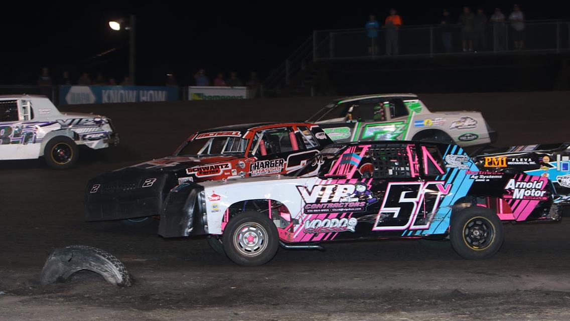 It&#39;s Shute in a thriller at the line, Van Horn, Lynch, Smith, and May also see checkers