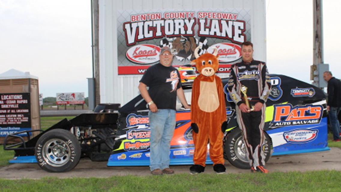 Emerson escapes, Cordes stays hot at the Bullring