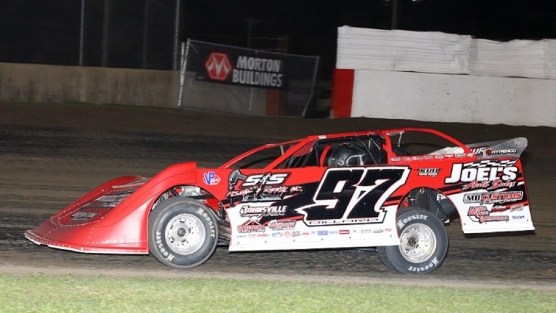 Dillard Lands Fourth Place Finish in Davenport Finale
